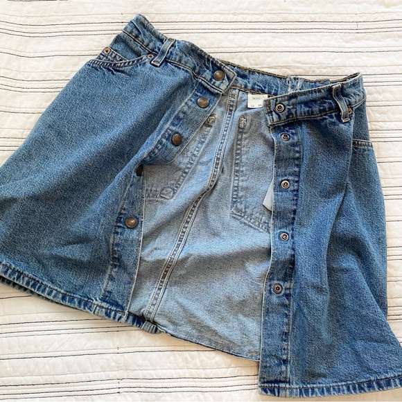 Vintage 1998 Levi’s Button Front Denim Jean Skirt Blue size 26 waist or size 2 - Picture 3 of 8